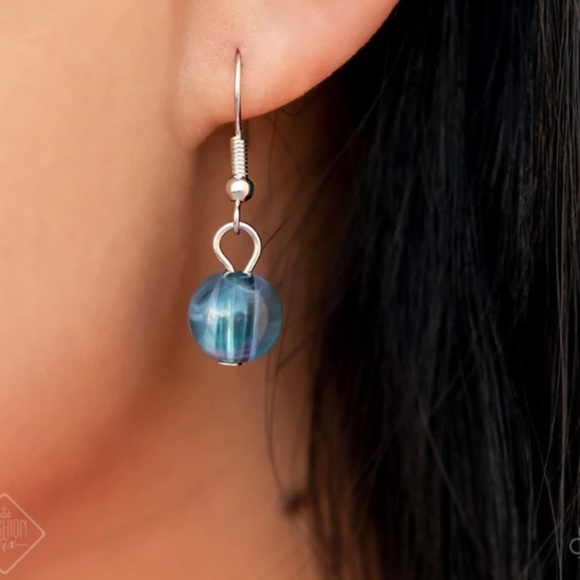 Newly Neverland Multi Necklace plus free earrings. NWT - Picture 4 of 4